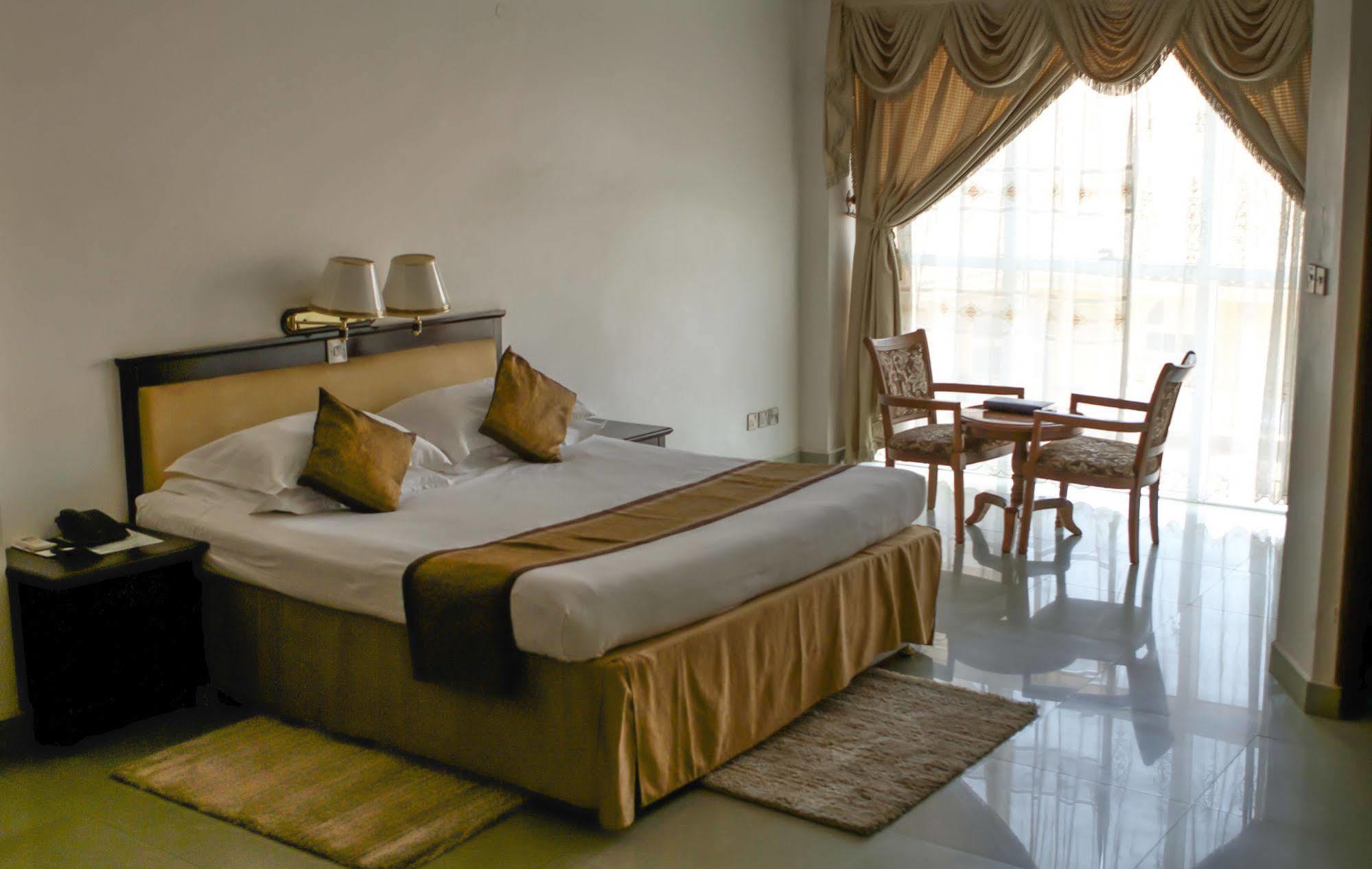 Hotel Sojovalo Kampala Esterno foto